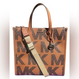 NWT Michael Kors Maple Large North South Tote,
w/ Luggage Strap